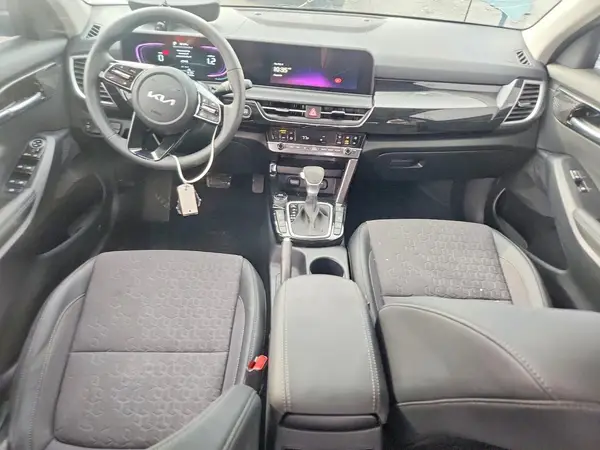 KNDEUCAA4S7778704 2025 KIA SELTOS - Image 8