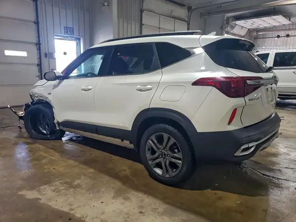 KNDEUCAA5M7046861 2021 KIA SELTOS - Image 2