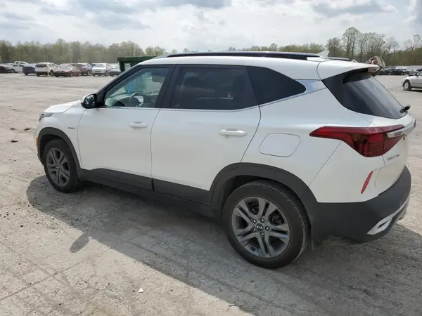 KNDEUCAA5M7047704 2021 KIA SELTOS - Image 2