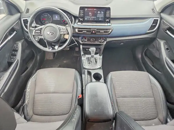 KNDEUCAA5M7071033 2021 KIA SELTOS - Image 8