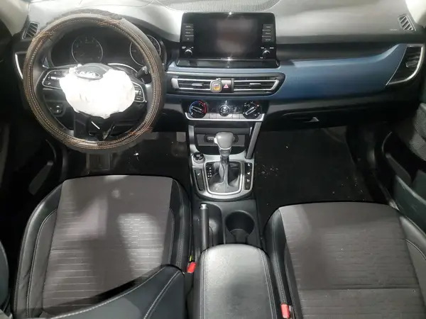 KNDEUCAA5M7071372 2021 KIA SELTOS - Image 8