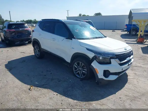 KNDEUCAA5M7078483 2021 KIA SELTOS - Image 1
