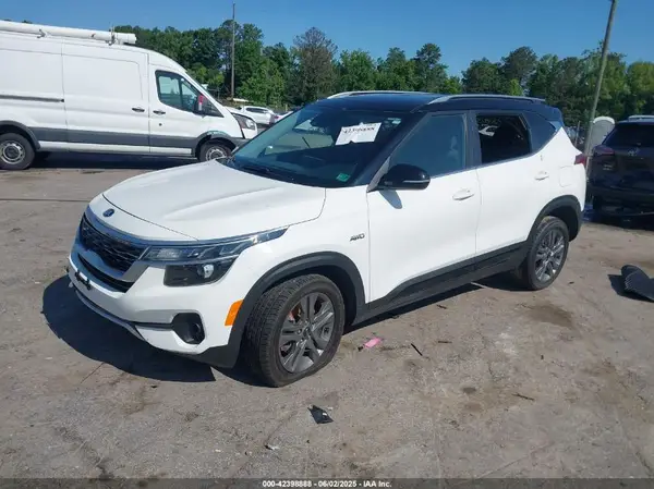 KNDEUCAA5M7078483 2021 KIA SELTOS - Image 2
