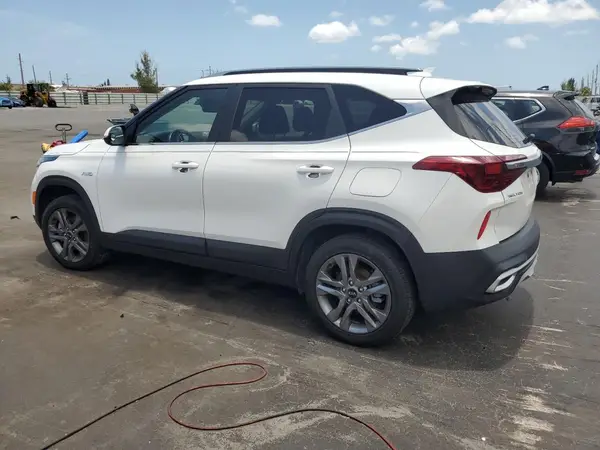 KNDEUCAA5M7098216 2021 KIA SELTOS - Image 2