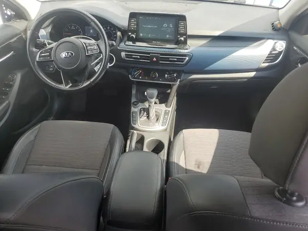 KNDEUCAA5M7100899 2021 KIA SELTOS - Image 8