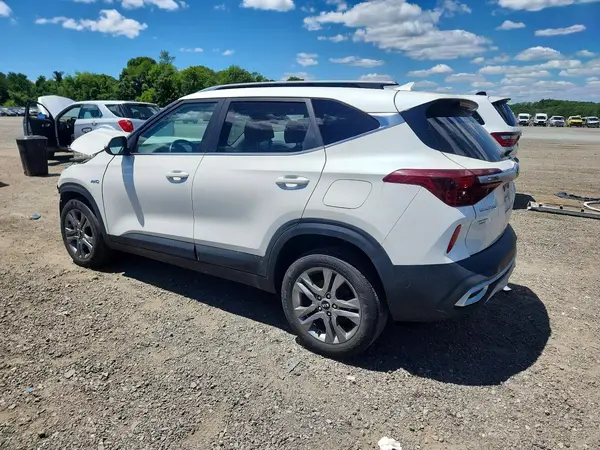 KNDEUCAA5M7124572 2021 KIA SELTOS - Image 2