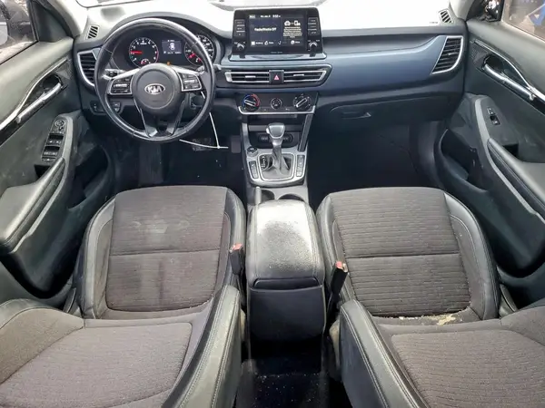KNDEUCAA5M7166840 2021 KIA SELTOS - Image 8