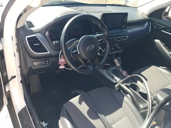 KNDEUCAA5M7175618 2021 KIA SELTOS - Image 8