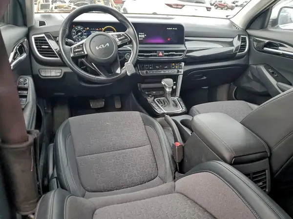 KNDEUCAA5R7528138 2024 KIA SELTOS - Image 8