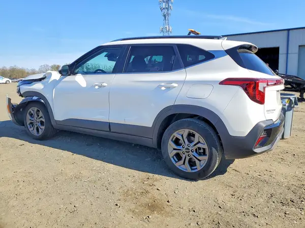 KNDEUCAA5R7551757 2024 KIA SELTOS - Image 2