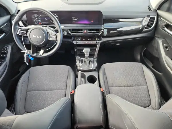 KNDEUCAA5R7609379 2024 KIA SELTOS - Image 8