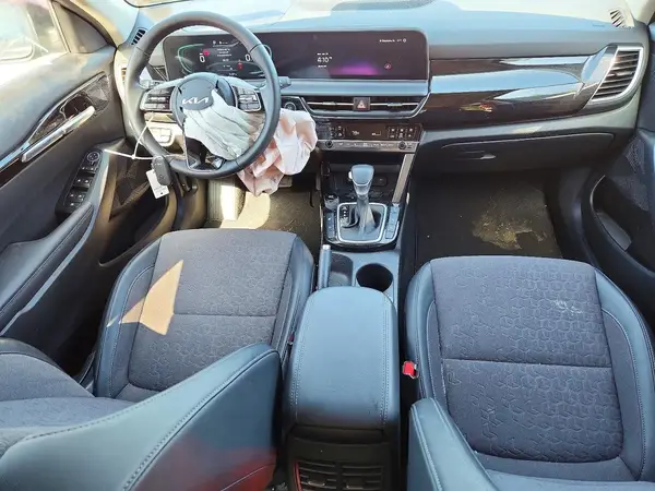 KNDEUCAA5S7794801 2025 KIA SELTOS - Image 8