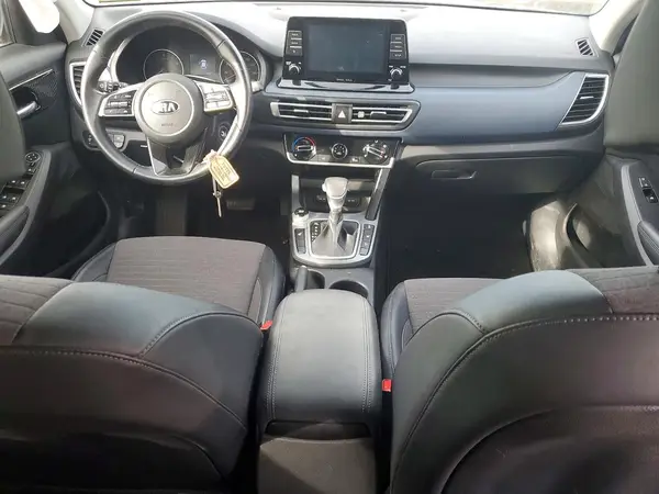 KNDEUCAA6M7041894 2021 KIA SELTOS - Image 8