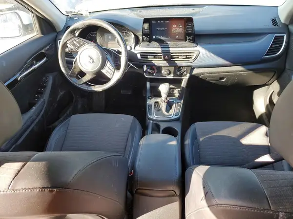 KNDEUCAA6M7042012 2021 KIA SELTOS - Image 8