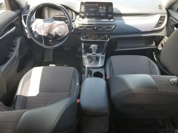 KNDEUCAA6M7048831 2021 KIA SELTOS - Image 8