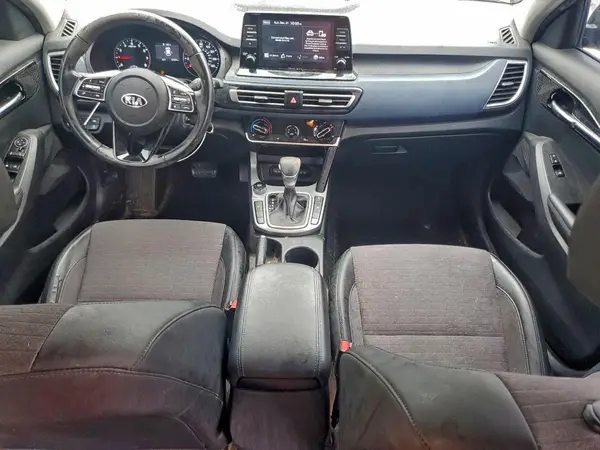 KNDEUCAA6M7070277 2021 KIA SELTOS - Image 8