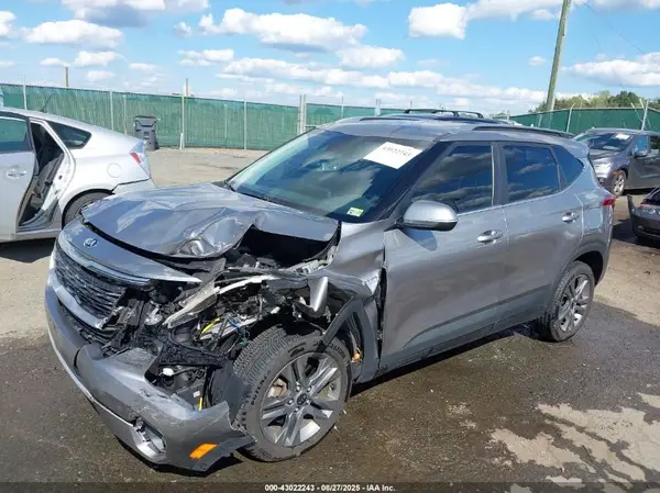 KNDEUCAA6M7076211 2021 KIA SELTOS - Image 2