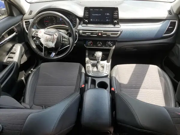 KNDEUCAA6M7081571 2021 KIA SELTOS - Image 8