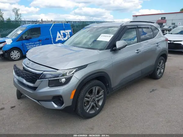 KNDEUCAA6M7085488 2021 KIA SELTOS - Image 2