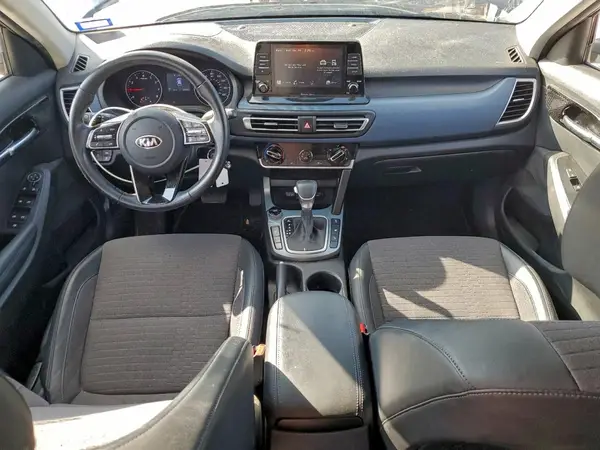 KNDEUCAA6M7099598 2021 KIA SELTOS - Image 8