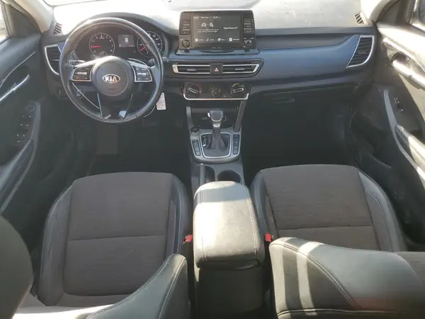 KNDEUCAA6M7227015 2021 KIA SELTOS - Image 8