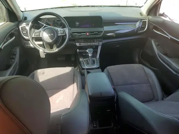 KNDEUCAA6R7604241 2024 KIA SELTOS - Image 8