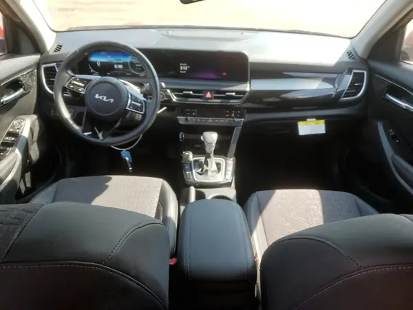 KNDEUCAA6R7609004 2024 KIA SELTOS - Image 8