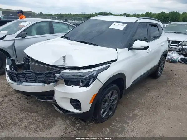 KNDEUCAA6R7623548 2024 KIA SELTOS - Image 2