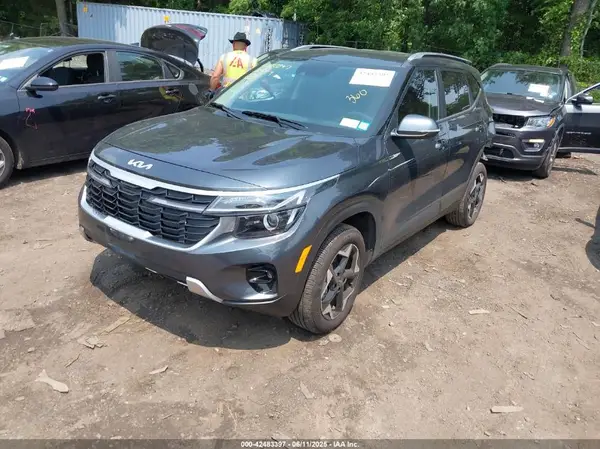 KNDEUCAA6S7694433 2025 KIA SELTOS - Image 2