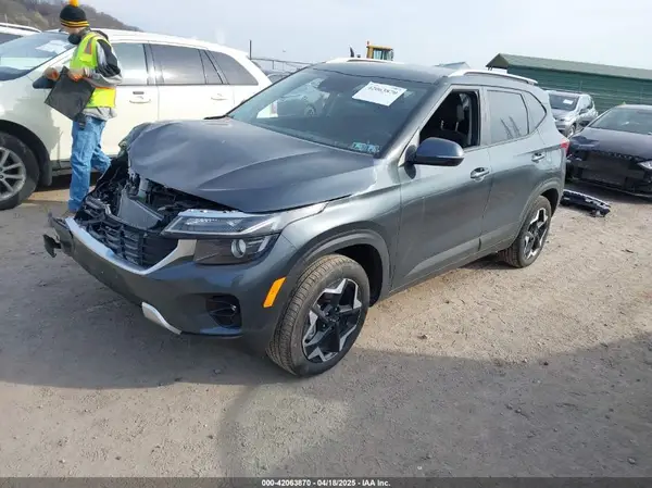 KNDEUCAA6S7750578 2025 KIA SELTOS - Image 2