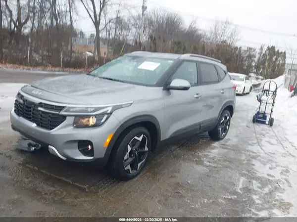 KNDEUCAA6S7753089 2025 KIA SELTOS - Image 2