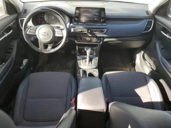 KNDEUCAA7M7046845 2021 KIA SELTOS - Image 8