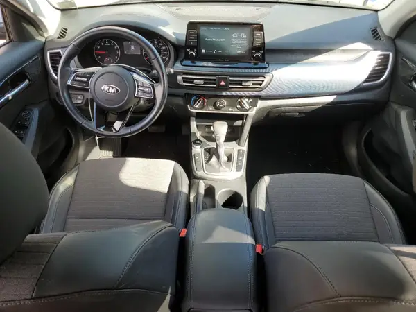 KNDEUCAA7M7054413 2021 KIA SELTOS - Image 8