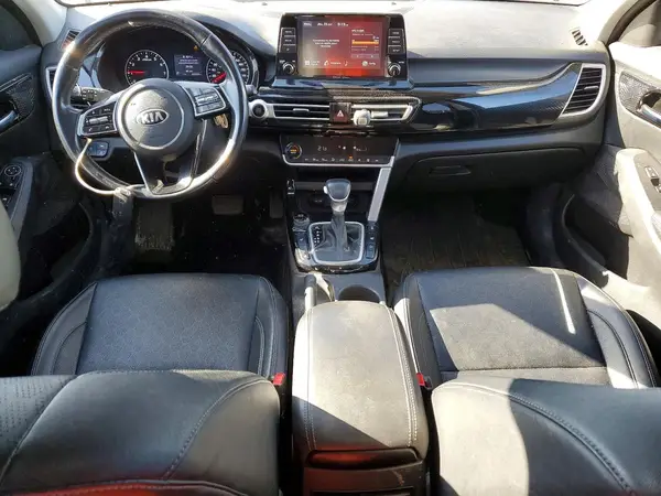 KNDEUCAA7M7060681 2021 KIA SELTOS - Image 8