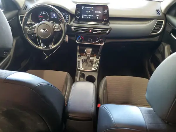 KNDEUCAA7M7082583 2021 KIA SELTOS - Image 8