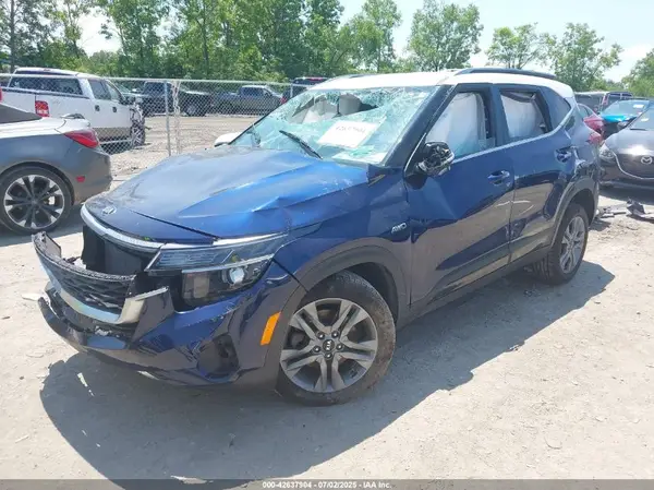 KNDEUCAA7M7145925 2021 KIA SELTOS - Image 2