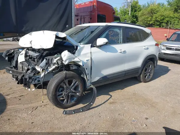 KNDEUCAA7M7158805 2021 KIA SELTOS - Image 2