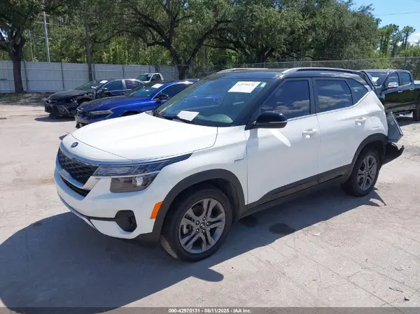KNDEUCAA7M7158884 2021 KIA SELTOS - Image 2