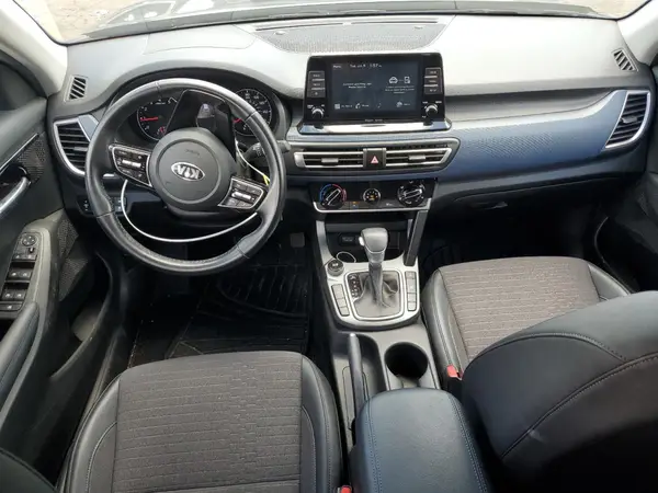 KNDEUCAA7M7164832 2021 KIA SELTOS - Image 8
