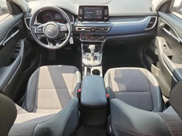 KNDEUCAA7M7173627 2021 KIA SELTOS - Image 8