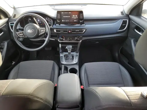 KNDEUCAA7M7174518 2021 KIA SELTOS - Image 8