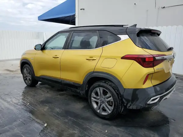 KNDEUCAA7M7223720 2021 KIA SELTOS - Image 2