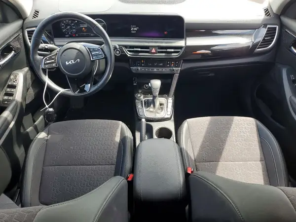 KNDEUCAA7R7472459 2024 KIA SELTOS - Image 8