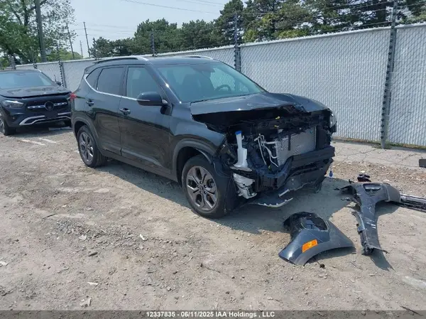 KNDEUCAA7R7621114 2024 KIA SELTOS - Image 1