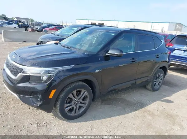 KNDEUCAA8M7070717 2021 KIA SELTOS - Image 2