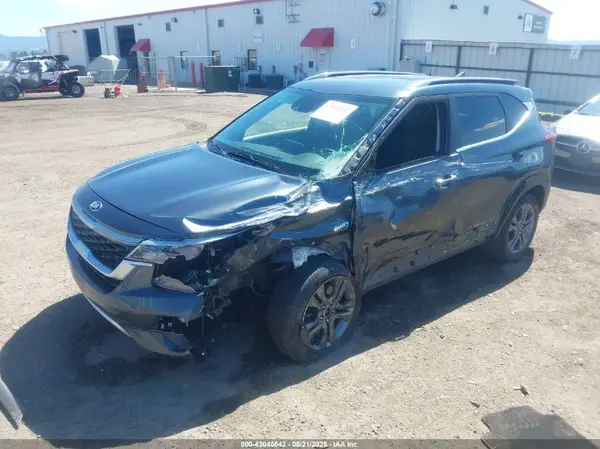 KNDEUCAA8M7071320 2021 KIA SELTOS - Image 2