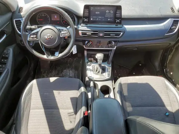 KNDEUCAA8M7088912 2021 KIA SELTOS - Image 8