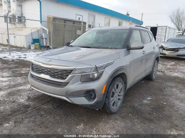 KNDEUCAA8M7133119 2021 KIA SELTOS - Image 2