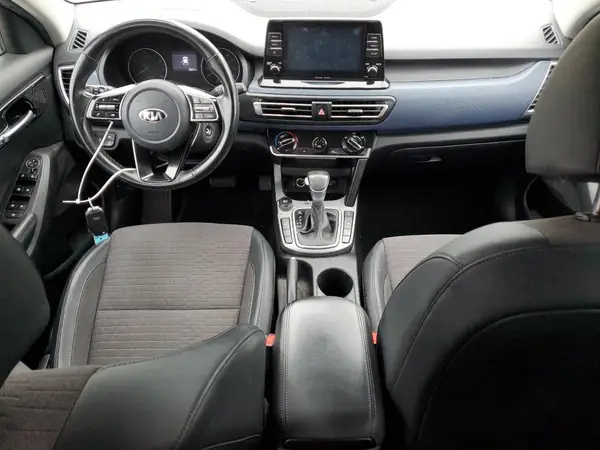KNDEUCAA8M7165410 2021 KIA SELTOS - Image 8