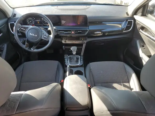 KNDEUCAA8R7516646 2024 KIA SELTOS - Image 8